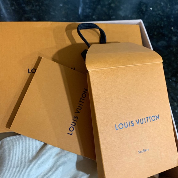 *SOLD*Louis Vuitton Front RowTennis shoe...*SOLD* - Picture 6 of 8